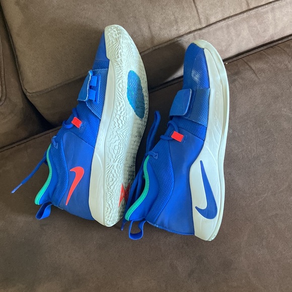 Nike PG3 sized 11. Used but in good condition. - Picture 4 of 6